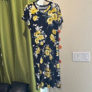 Navy Maxi Dress with Yellow Floral Print and Short Sleeves